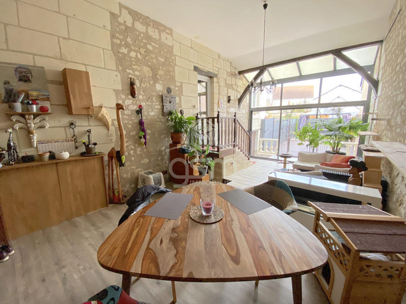 Maison - 212 m² - 8 pièces