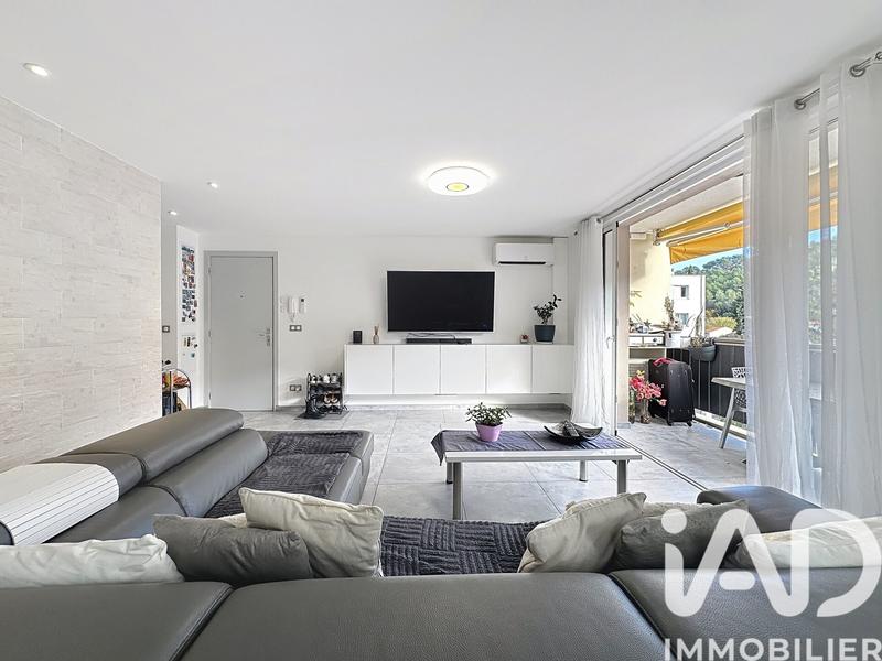 Appartement - 90 m² - 4 pièces