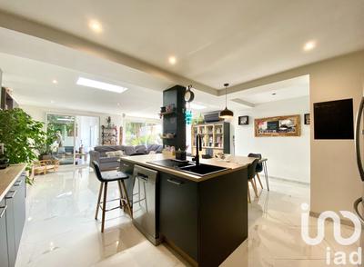 Maison de ville - 220 m² - 8 pièces