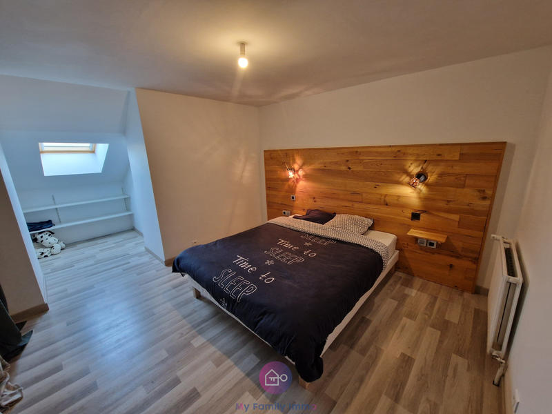 Maison - 168 m² - 9 pièces