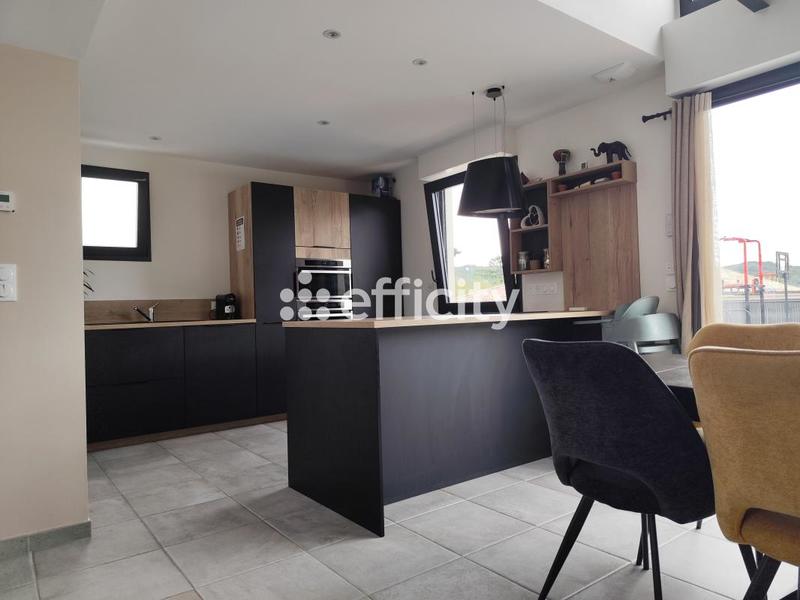 Maison - 138 m² - 7 pièces