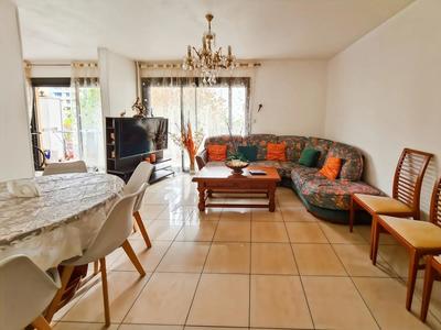 Appartement - 93 m² - 5 pièces