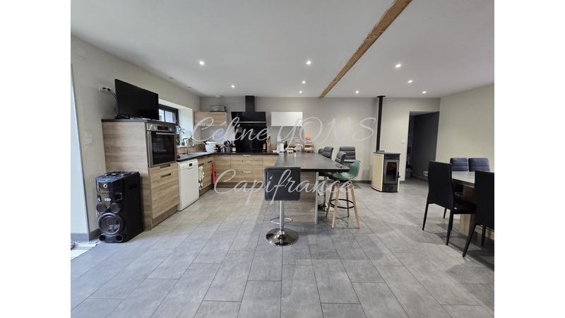 Maison - 171 m² - 9 pièces