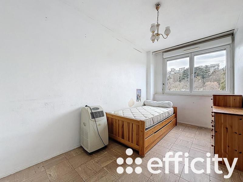 Appartement - 85 m² - 5 pièces