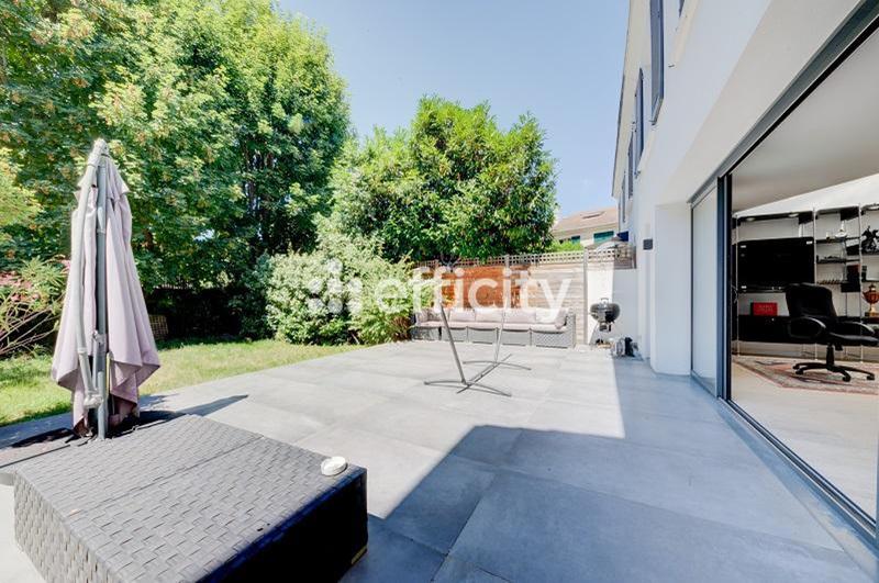 Maison de ville - 335 m² - 7 pièces