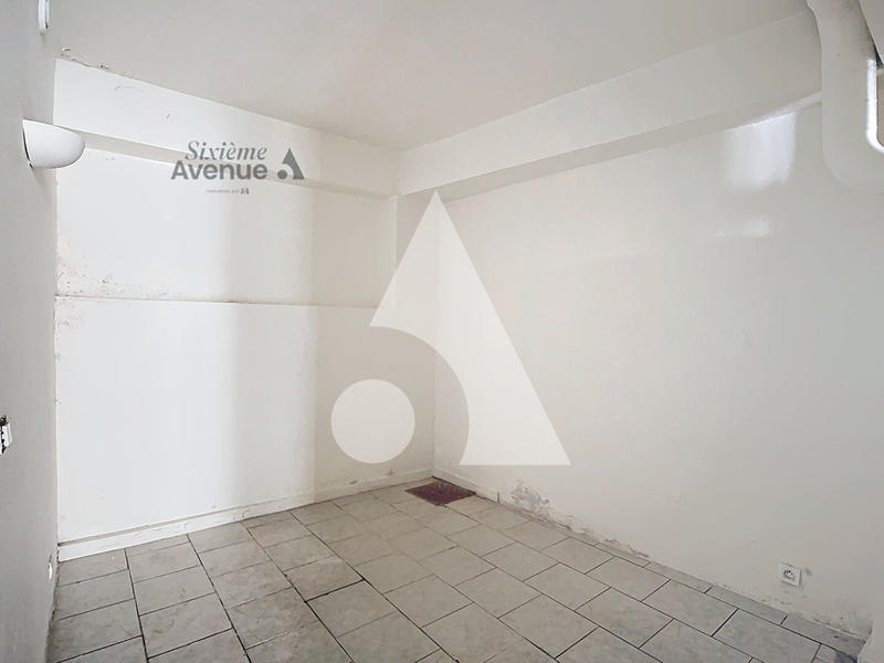 Local commercial - 85 m² - 2 pièces