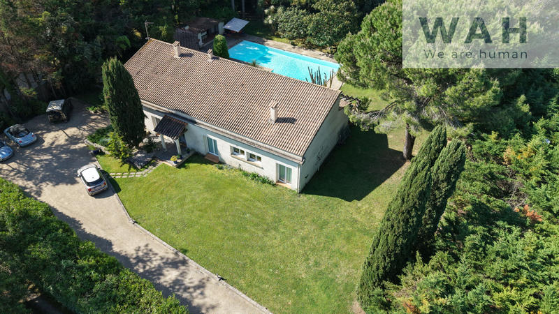 Villa - 283 m² - 8 pièces