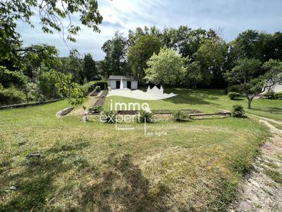 Terrain constructible - 1 672 m²