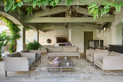 Propriété - 820 m² - 10 pièces