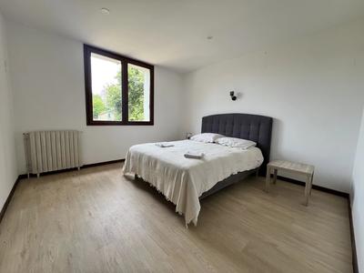 Appartement - 99 m² - 3 pièces
