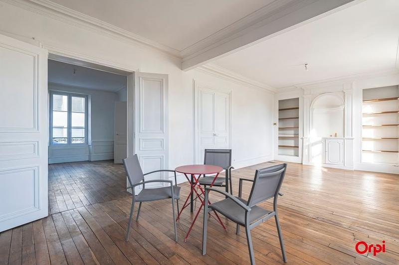 Maison de ville - 207 m² - 7 pièces