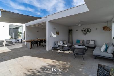 Maison - 313 m² - 8 pièces