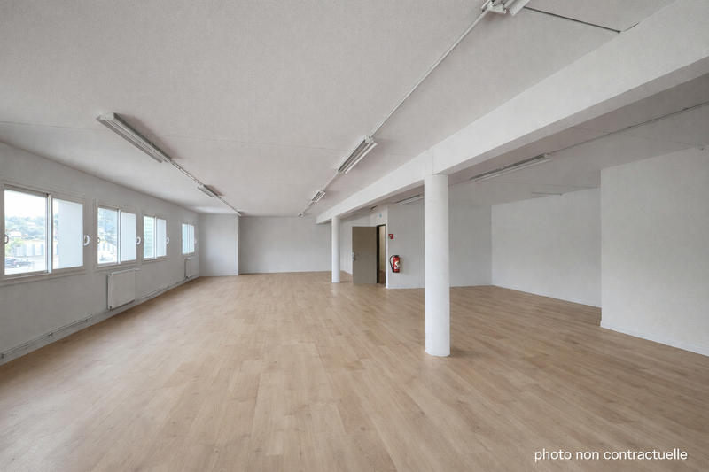 Local commercial - 200 m² - 1 pièce