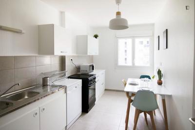 Chambre - 12 m² - 5 pièces