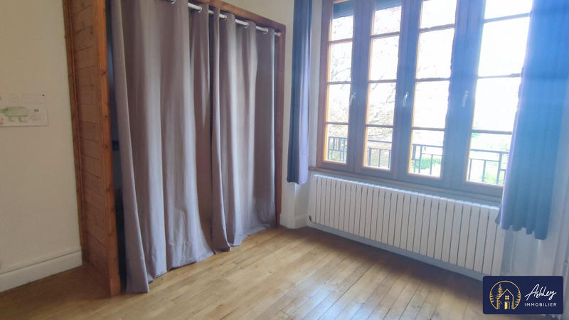 Maison - 186 m² - 8 pièces