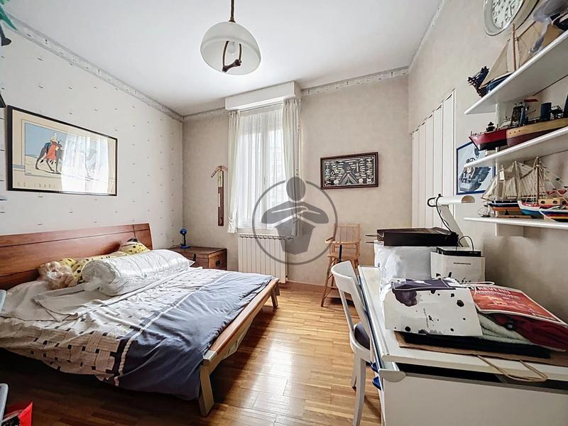 Maison - 232 m² - 6 pièces