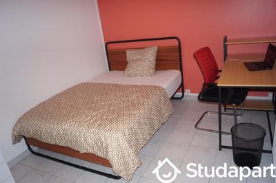 Chambre - 11 m² - 1 pièce