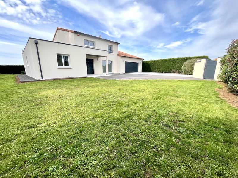 Maison - 182 m² - 7 pièces