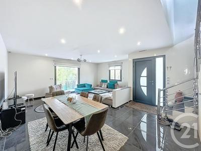 Maison - 157 m² - 6 pièces