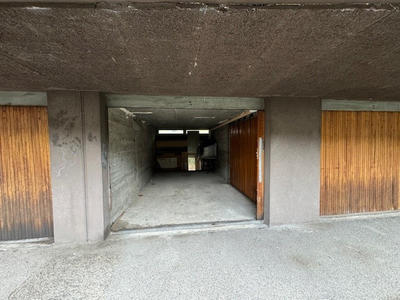 Parking / Garage