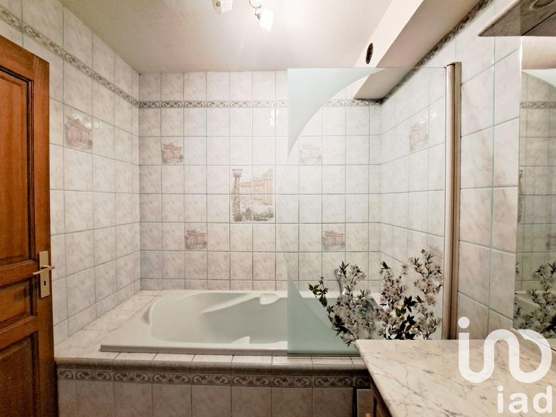 Appartement - 81 m² - 3 pièces