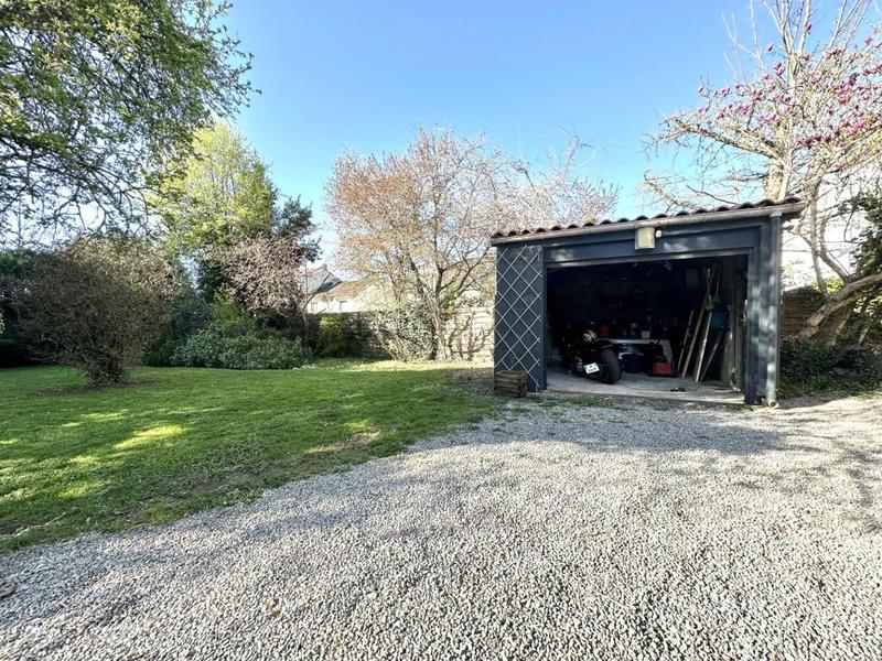 Pavillon - 220 m² - 7 pièces