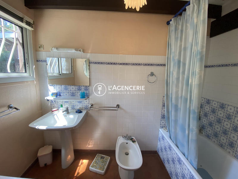 Villa - 90 m² - 5 pièces