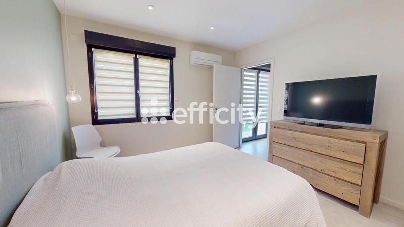 Maison - 186 m² - 8 pièces