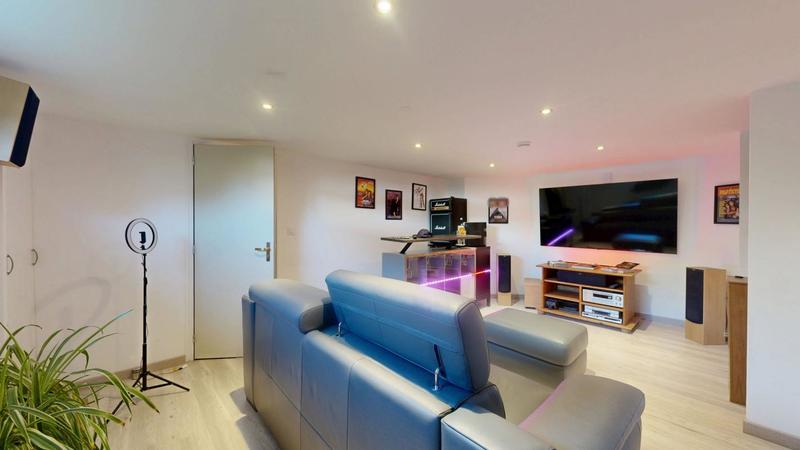 Maison - 178 m² - 8 pièces