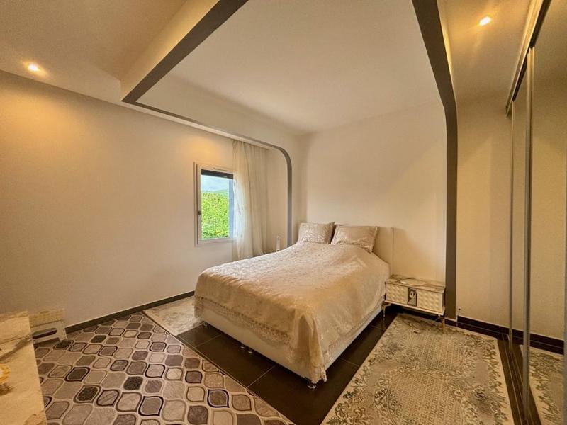 Maison - 149 m² - 9 pièces