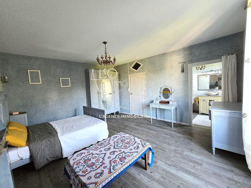 Maison ancienne - 204 m² - 7 pièces