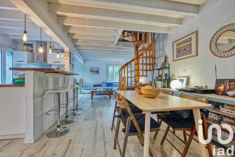 Maison - 93 m² - 4 pièces