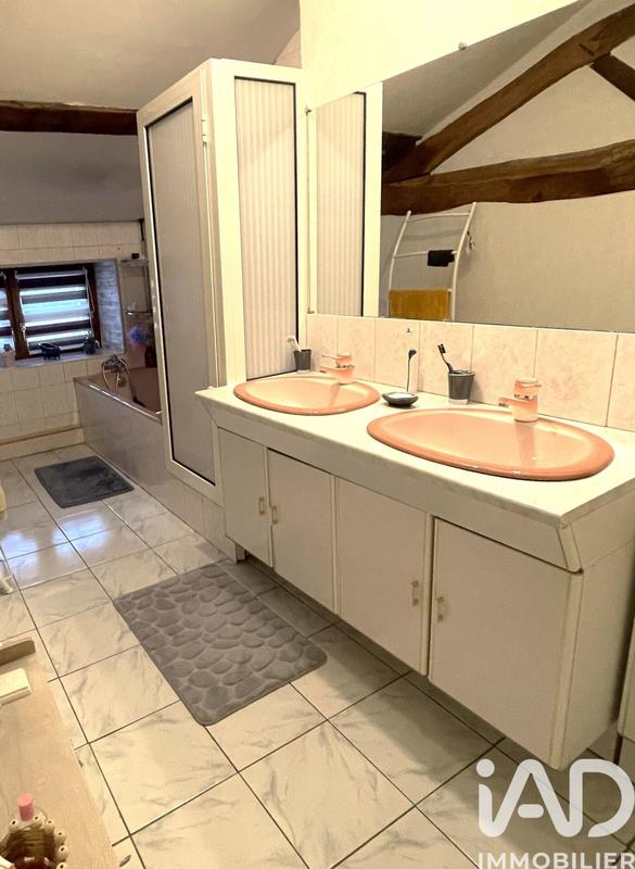 Maison - 248 m² - 8 pièces