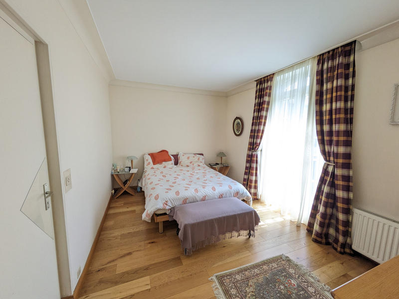 Maison - 218 m² - 11 pièces