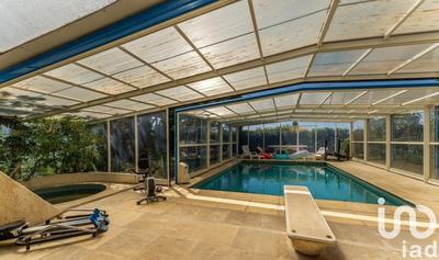 Maison - 212 m² - 9 pièces