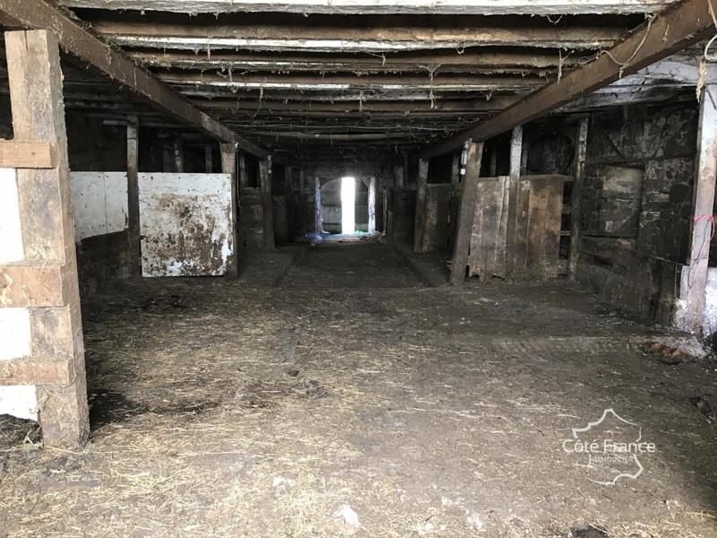 Maison - 375 m² - 2 pièces