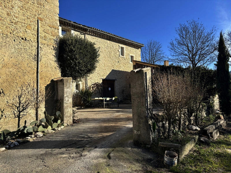 Mas - 200 m² - 8 pièces