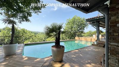 Maison d'architecte - 240 m² - 6 pièces