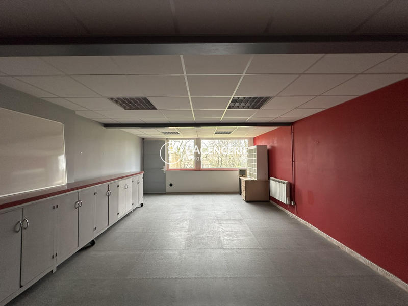 Local d'activités - 250 m²