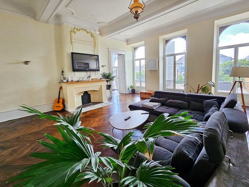 Appartement bourgeois - 128 m² - 6 pièces