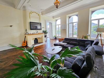 Appartement bourgeois - 128 m² - 6 pièces