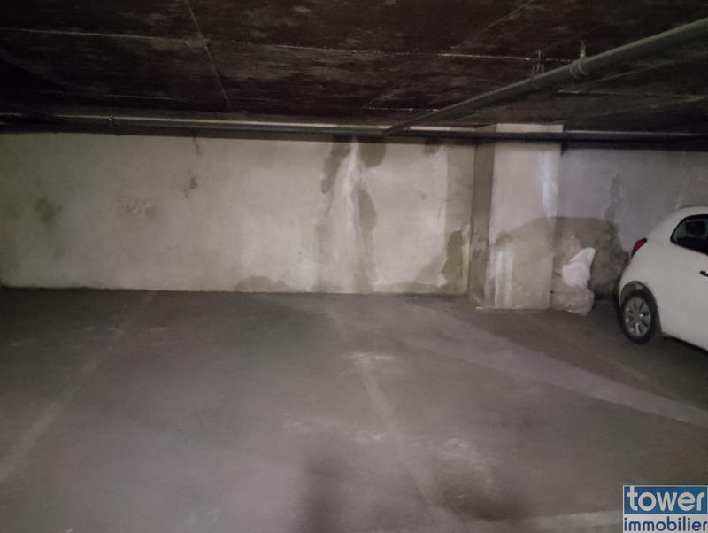 Parking / Garage - 11 m²