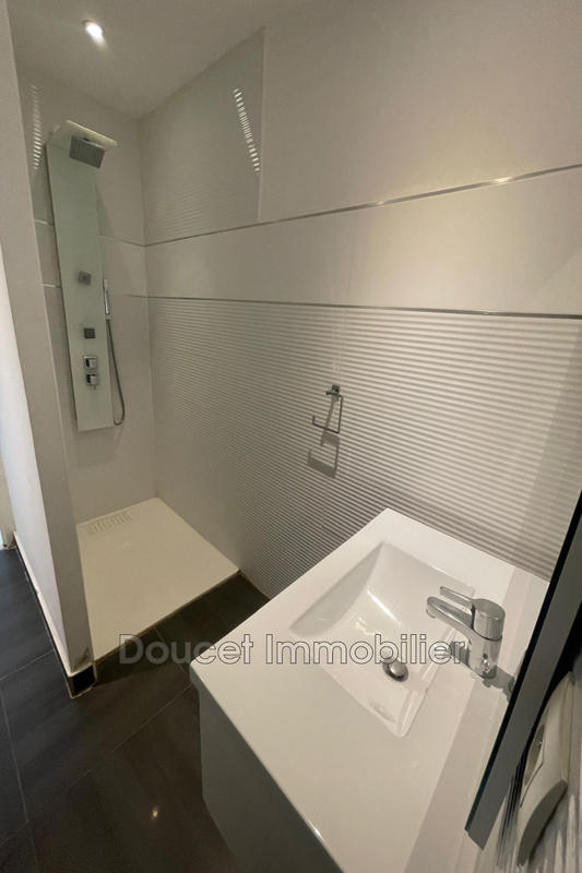 Maison - 350 m² - 9 pièces