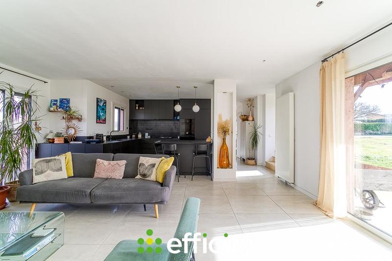 Pavillon - 120 m² - 5 pièces