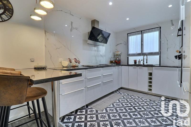 Maison - 96 m² - 5 pièces