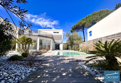 Maison - 191 m² - 6 pièces