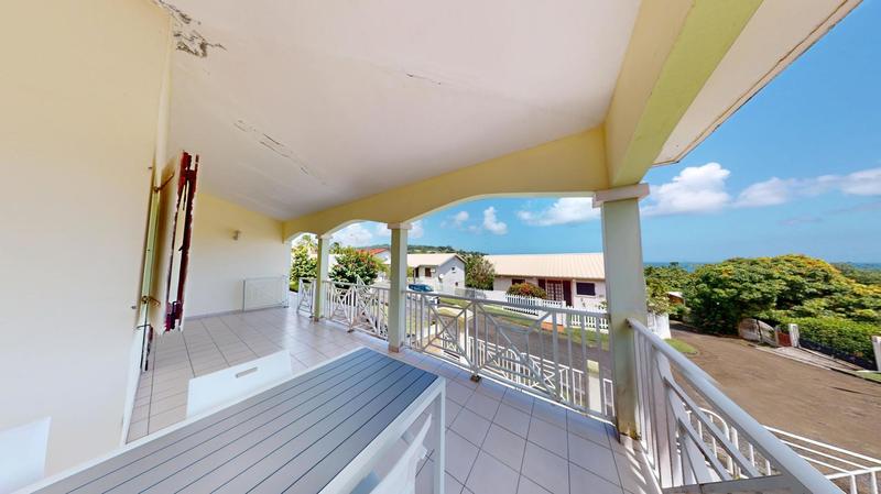 Maison - 180 m² - 7 pièces