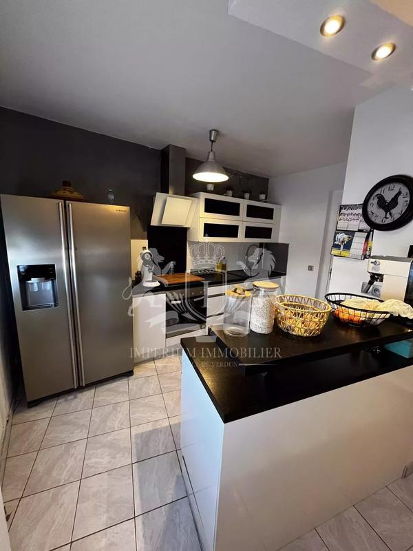 Appartement - 97 m² - 6 pièces