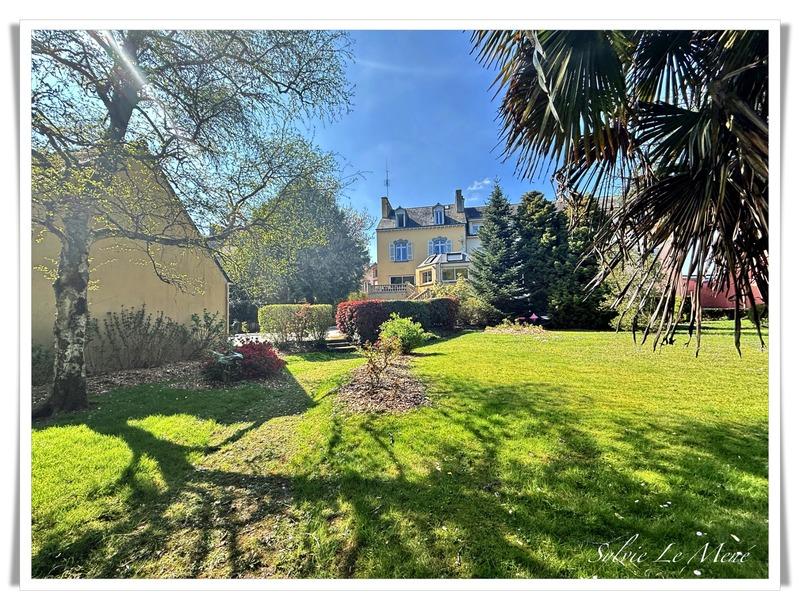 Maison - 290 m² - 12 pièces