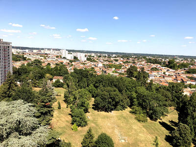 Appartement - 85 m² - 5 pièces